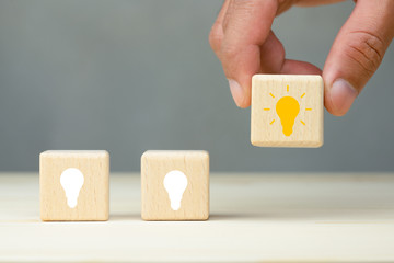 谁能帮我找到关于四年级下简便运算的300道题