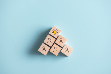 谁能帮我找到关于四年级下简便运算的300道题